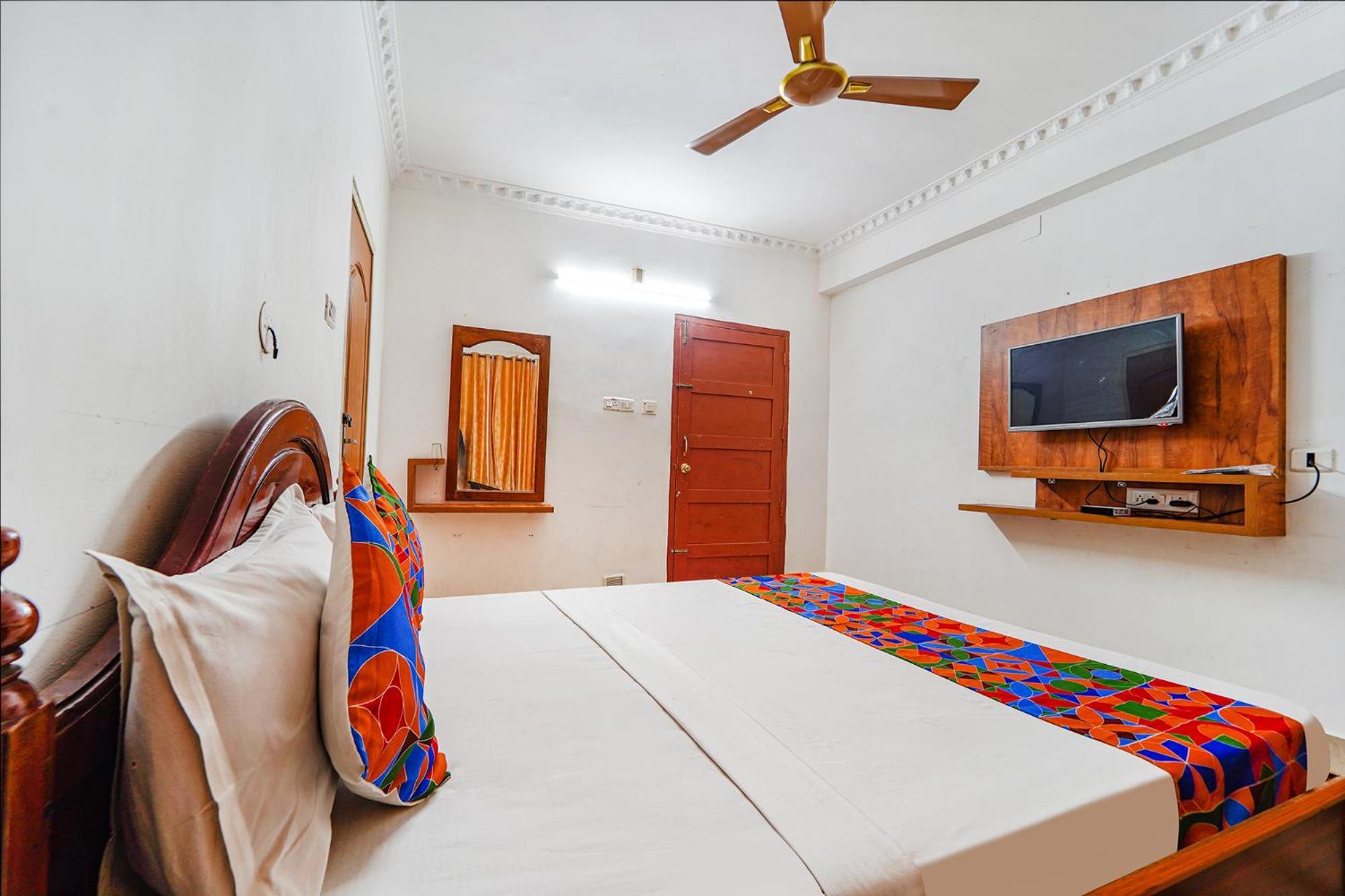 Fabexpress Majestic Inn Thiruvananthapuram Exteriör bild