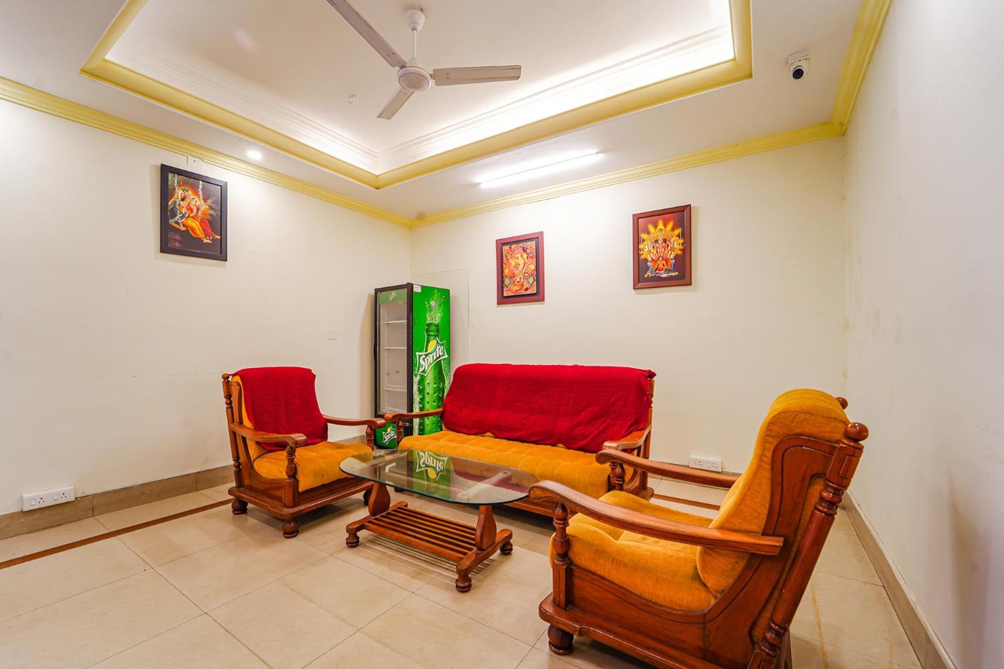 Fabexpress Majestic Inn Thiruvananthapuram Exteriör bild
